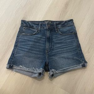 Abercrombie & Fitch Simone High Rise Short (24/00)